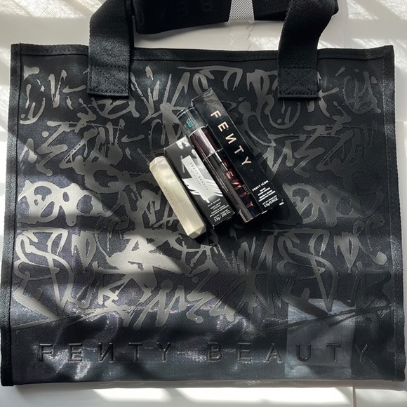 Fenty Beauty Bundle: Lipstick (Bubble Rum), Liquid Lip(C-Suite Heart) + Tote Bag - Picture 1 of 8